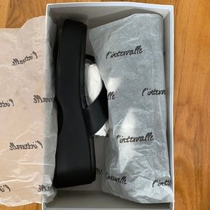 Platform flip flip sandals